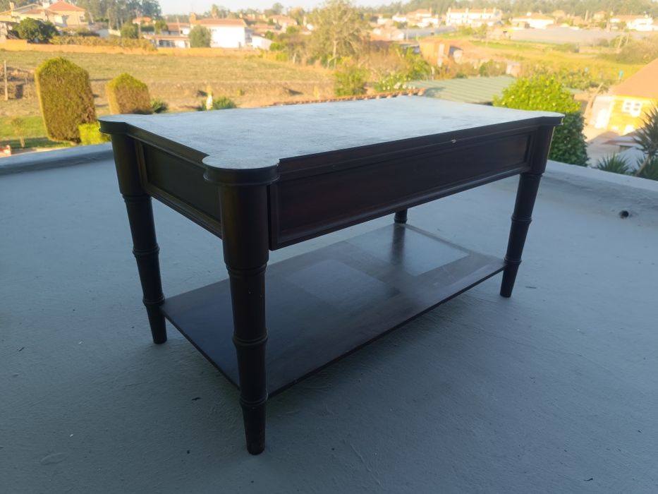 Mesa de sentro vintage