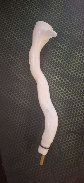 Горловина бачка омивача Polestar 2