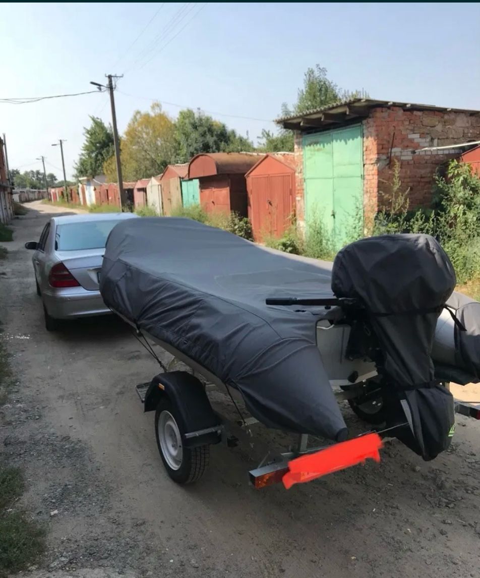 Продам човен із двигуном