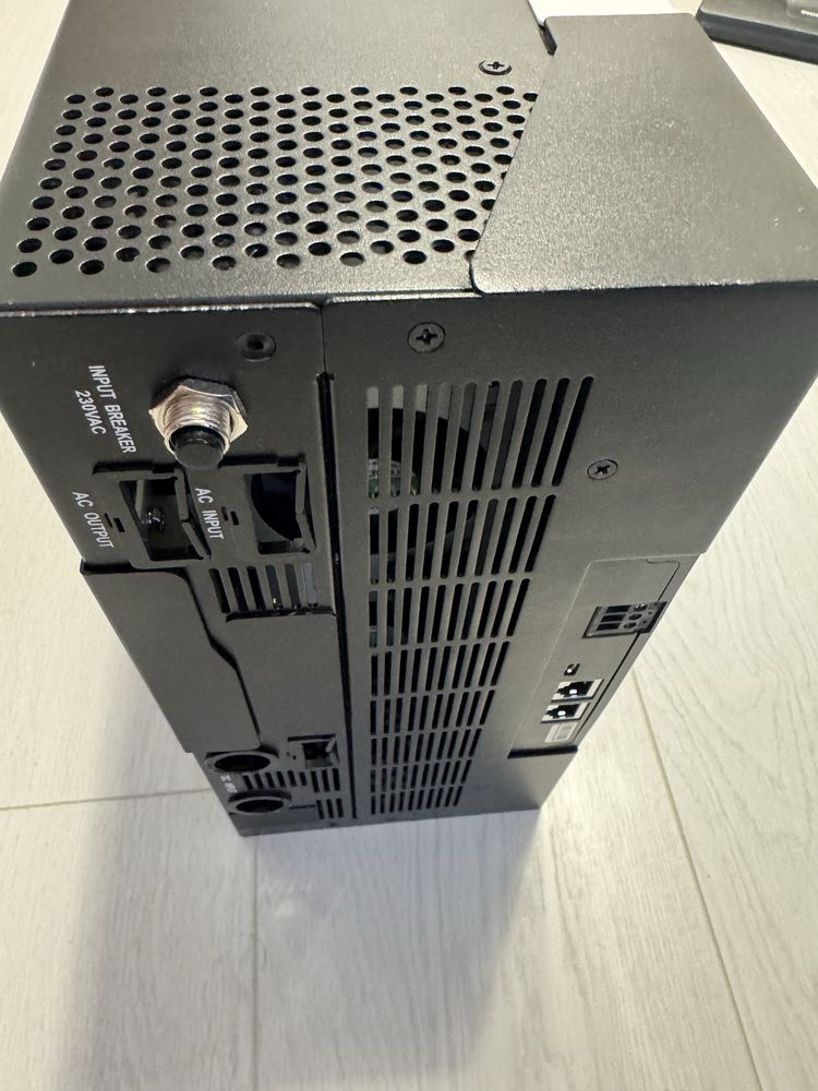 Гібридний інвертор Voltronic Axpert King II 5KW 48V Wi-Fi