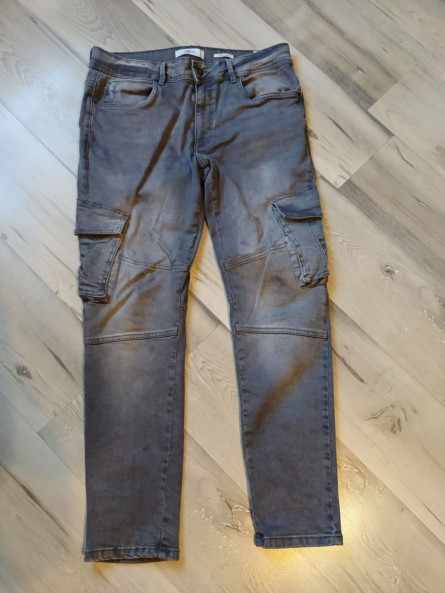 Spodnie jeans Reserved -34 (L)