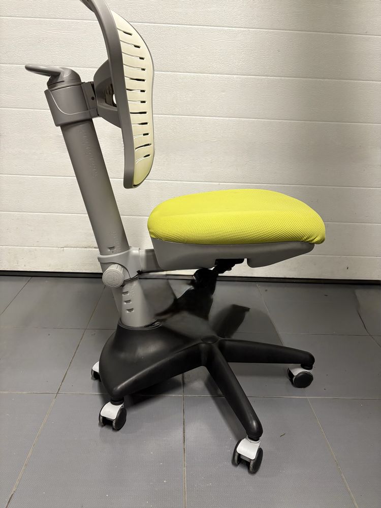 Fotel regulowany ErgoDesk – stan bardzo dobry!