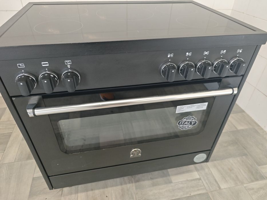 Професійна індукційна плита Bertazzoni Італія
