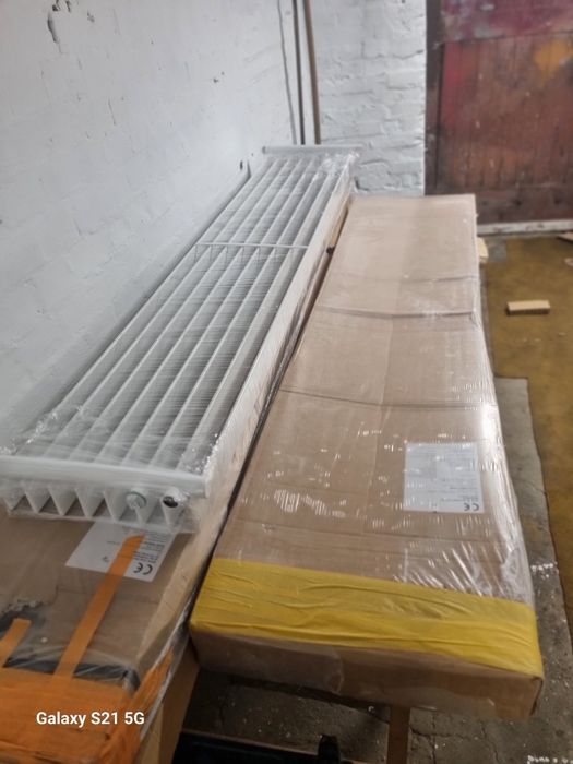 Grzejnik Zehnder 1800x320x100 – nowy, dekoracyjny, wysoka jakość