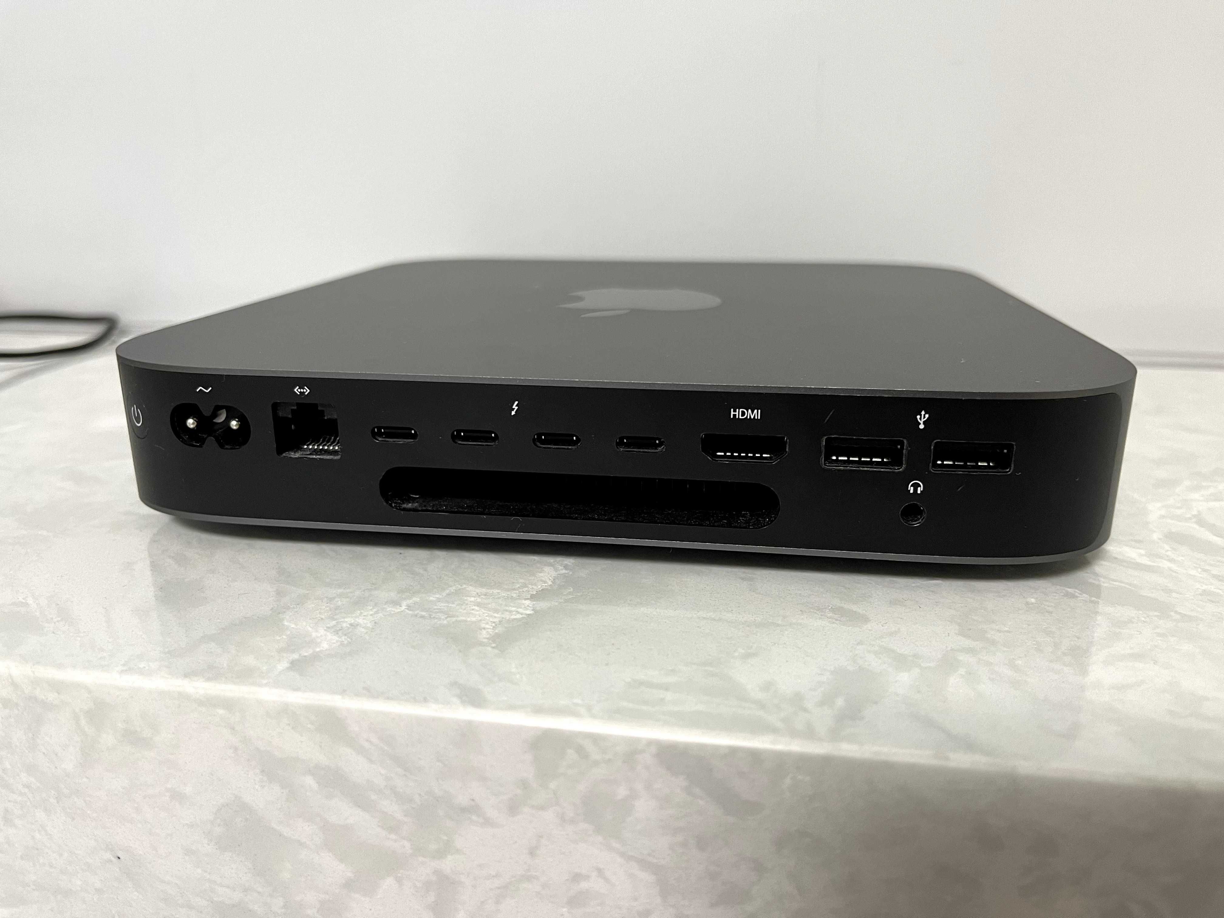 Apple Mac Mini 2018 (Core i3 3.6ГГц, 8Гб ОЗУ, 128Гб SSD) MRTR2LL/A