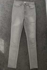 Жіночі скінні джинси р. М на зріст від 170