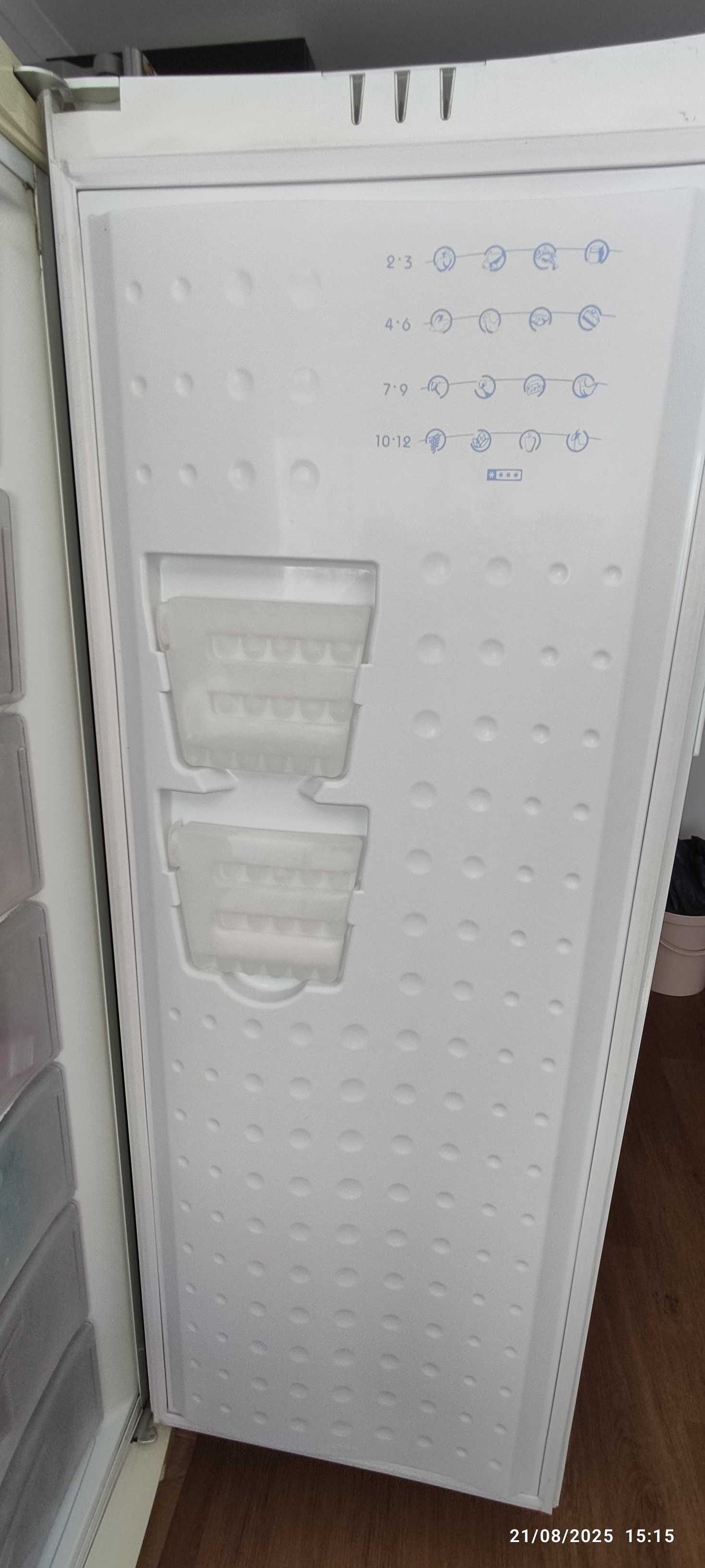 Arca congeladora INDESIT