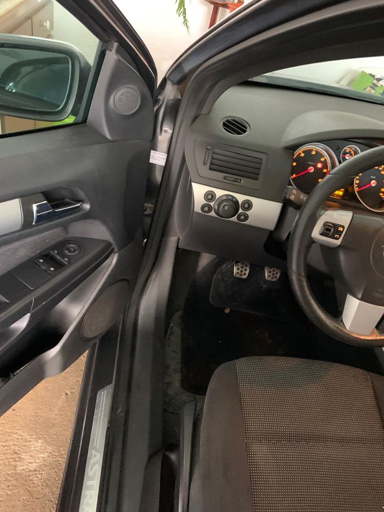Opel Astra GTC 1.9 150cv
