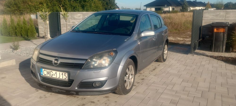 Opel Astra H hatchback 1.6 105 KM – 2005 r
