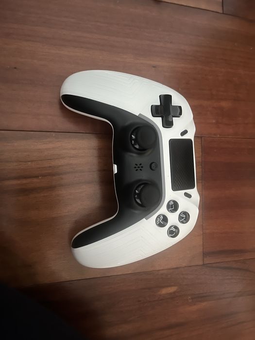 Sprzedam ps4 moge sprzedawać odzielnie !