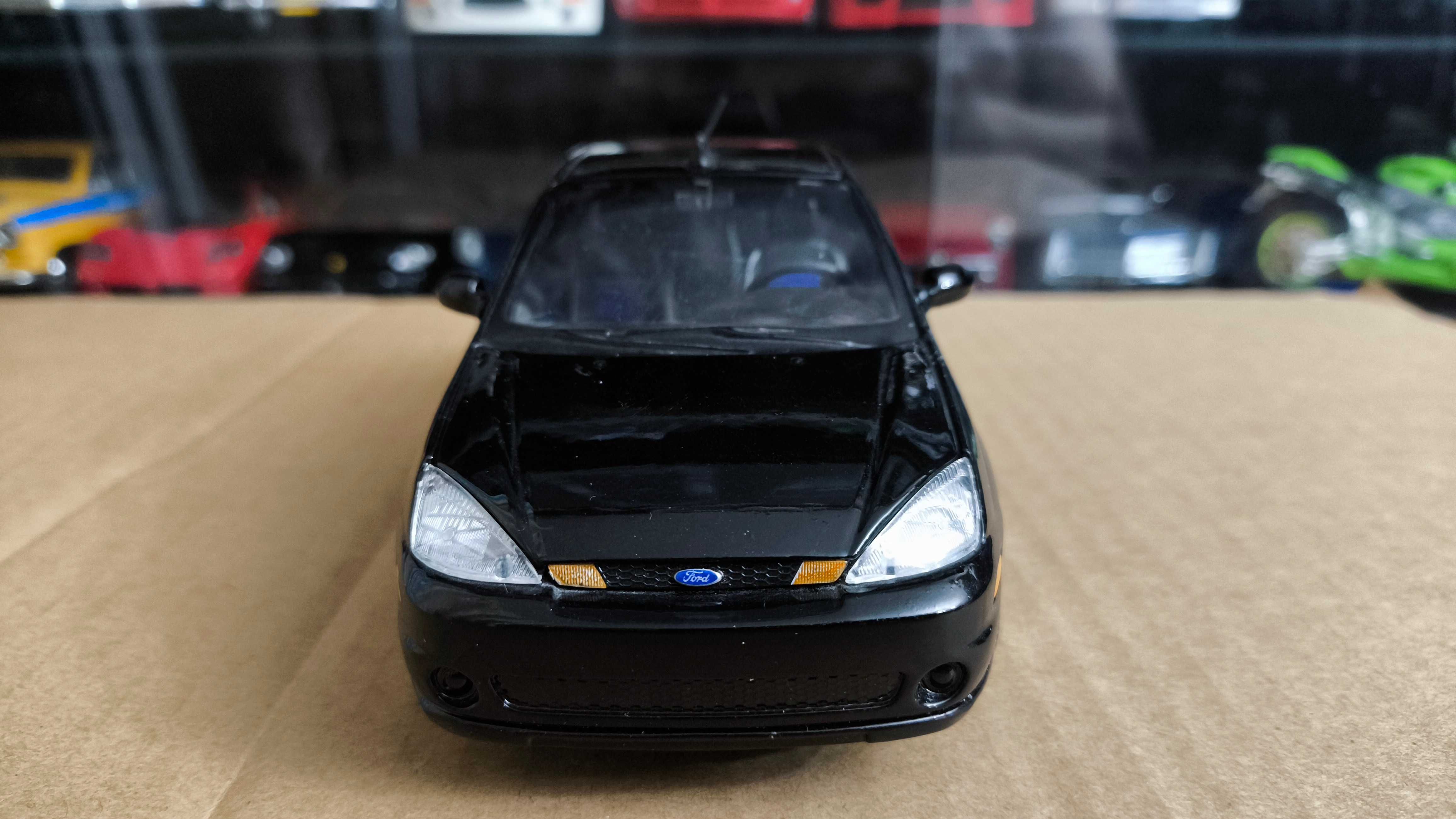 Машинка, модель, іграшка 1/24 Ford Focus SVT Maisto