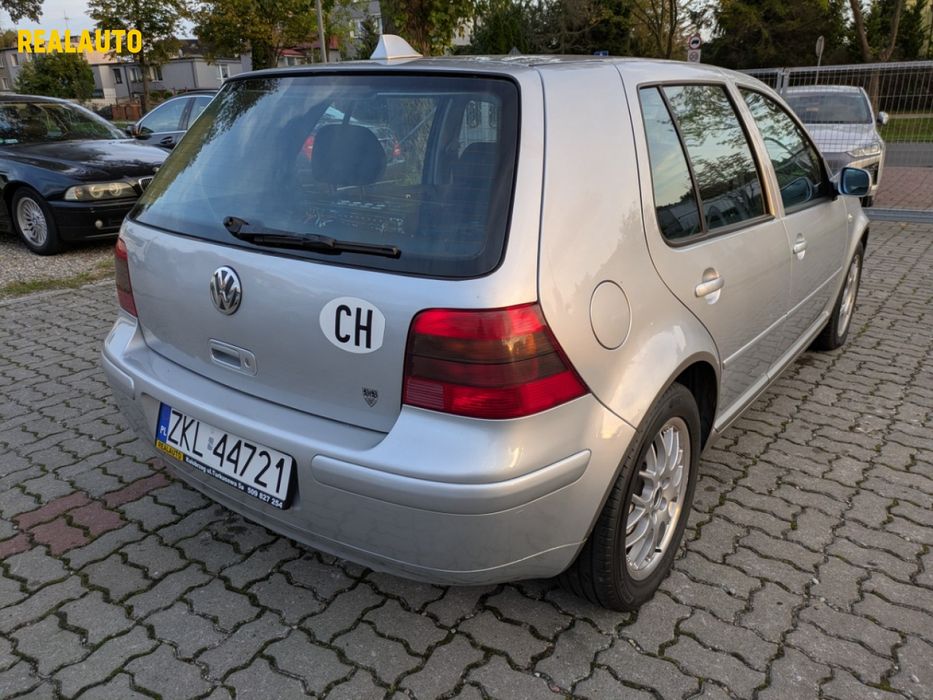 2,3 V5 Szwajcar VW GOLF IV