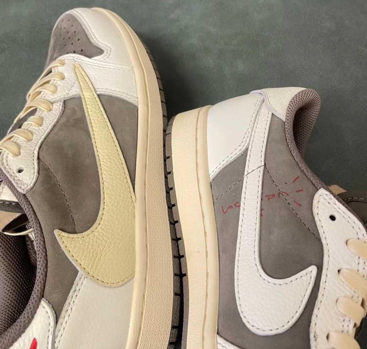 Jordan 1 Retro Low OG SP Travis Scott Reverse Mocha R.44