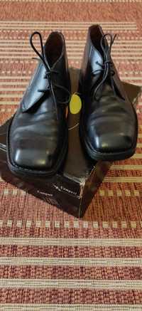 Sapatos pretos Camport em pele - Tamanho 42 (Novos)