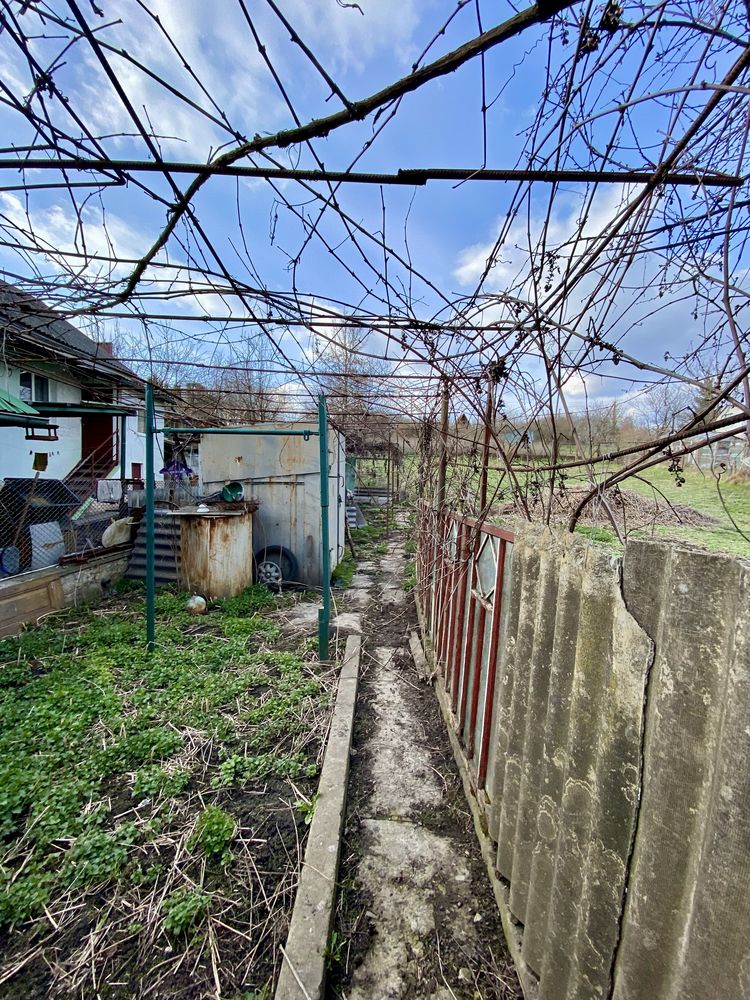 Продаю ділянку в с.Підгороднє