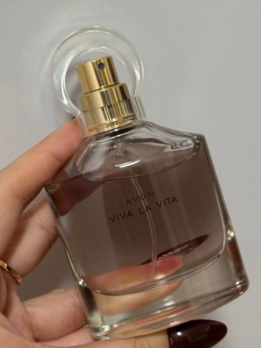 Парфумерна вода Avon Viva La Vita