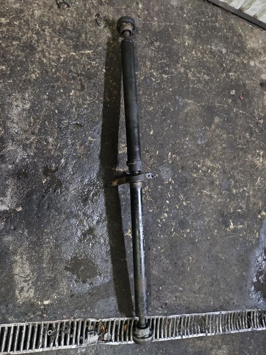 Wał pędny napędowy audi a4 b8 3.0tdi manual Quattro 2008r 163cm