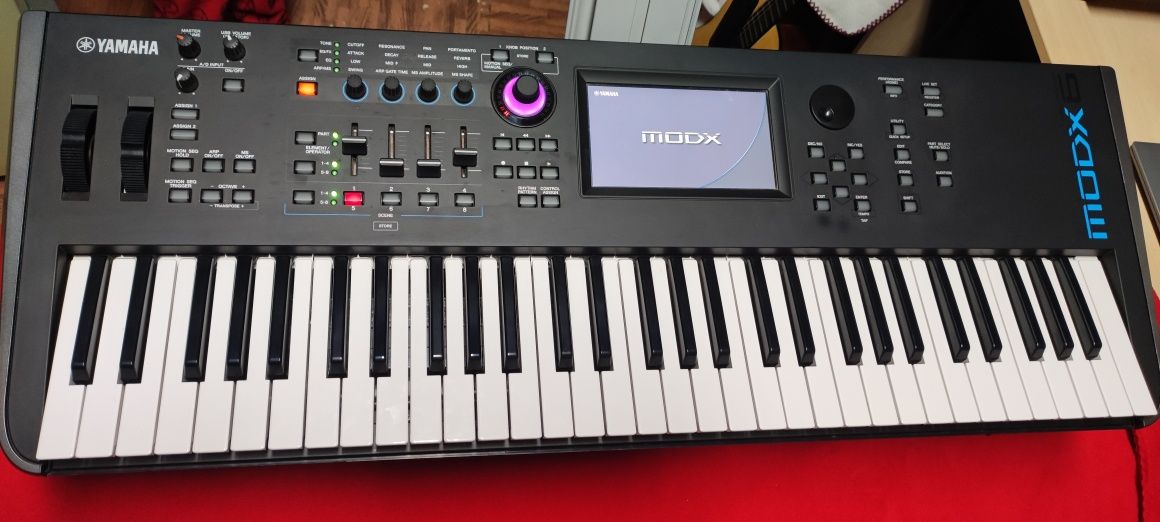 Teclado Yamaha MODX6