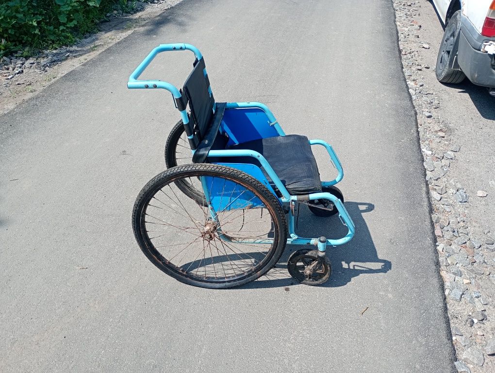 Инвалидное кресло