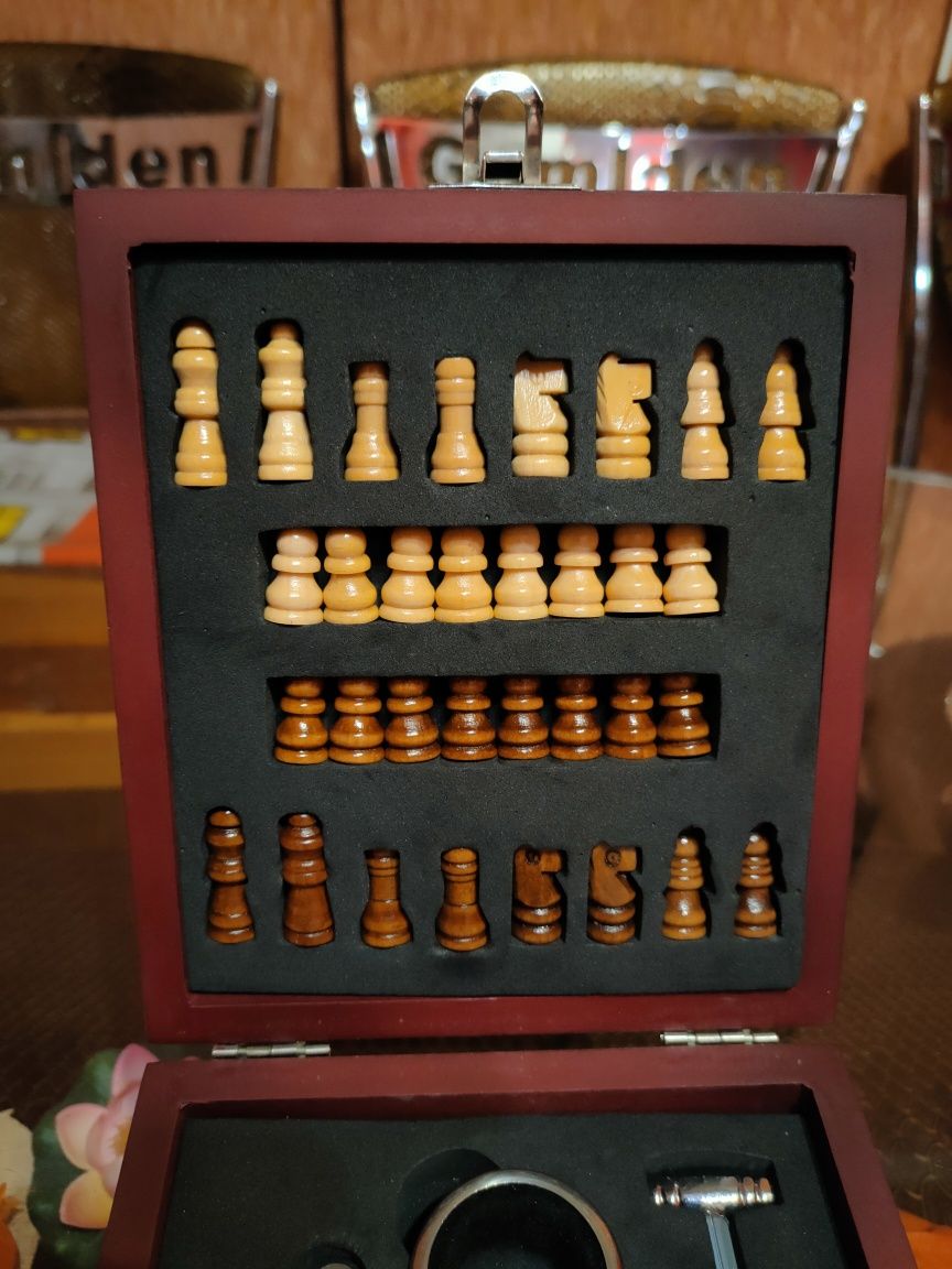 Подарочный набор шахматы деревянные