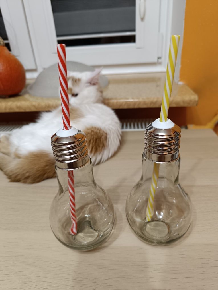 Butelka pojemnik ze słomką na sok napoje 350 ml