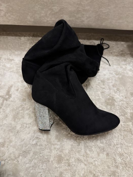 Ботфорди чорні чулком з стразами