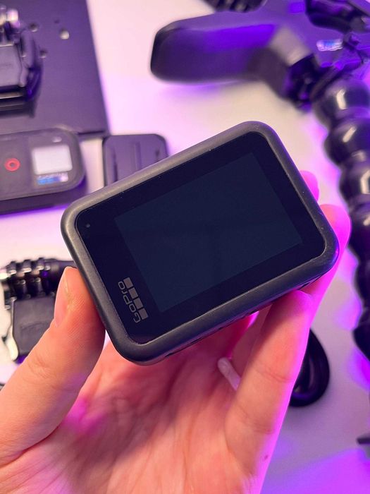 Екшн-камера GoPro Hero 8 з кріпленням-подовжувачем.