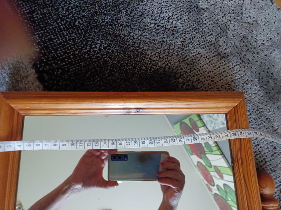 Drewniane stojące lustro toaletka