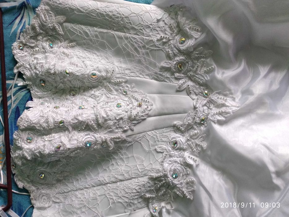 Свадебное платье