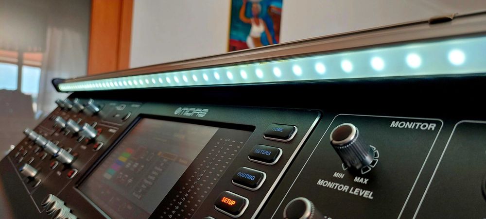 Mesa de som Midas M32