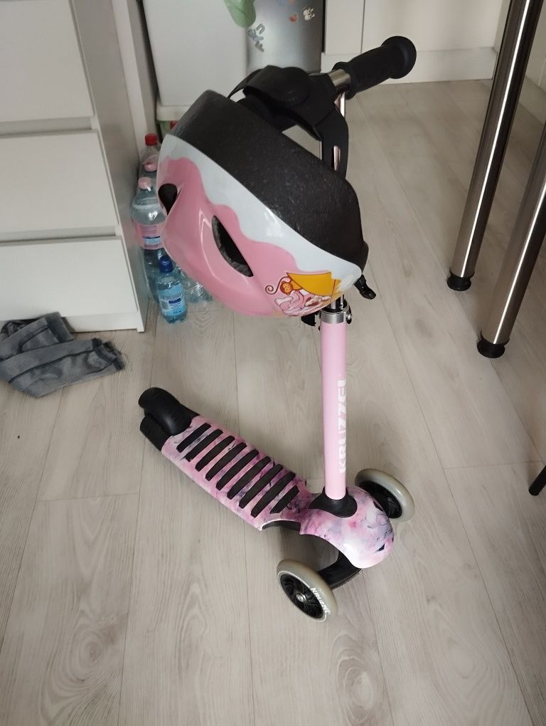 Hulajnoga z kaskiem kruzzel LED  jak nowa