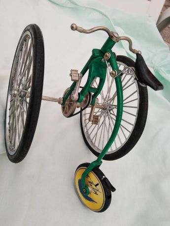 Isqueiro Formato Bicicleta com 3 rodas .