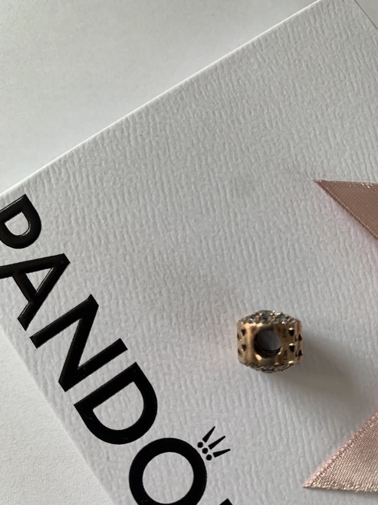 Charms pandora błyszczący różowy kwiat rose gold