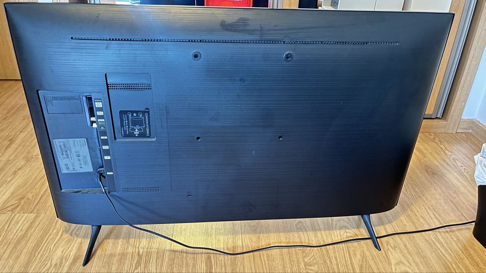 Samsung Smart TV 43” Crystal UHD 4K