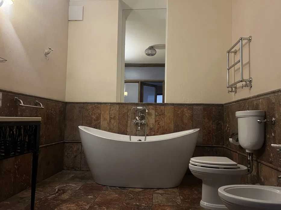 Продаж  4х.кв Туровська 31. Ціна 300 000 $