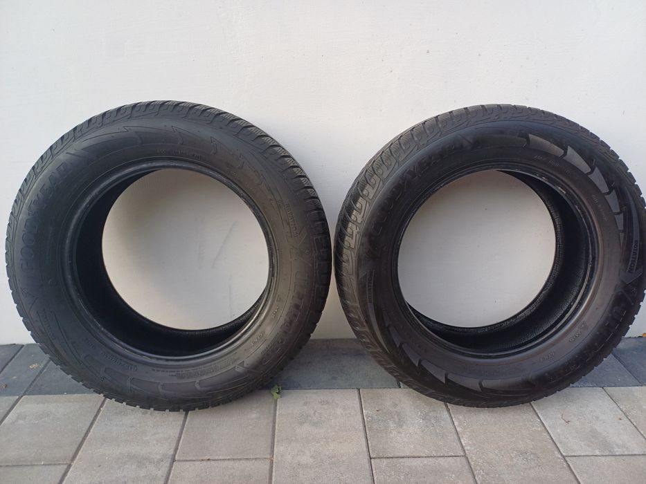 Opony zimowe Goodyear Ultragrip 215/65/16