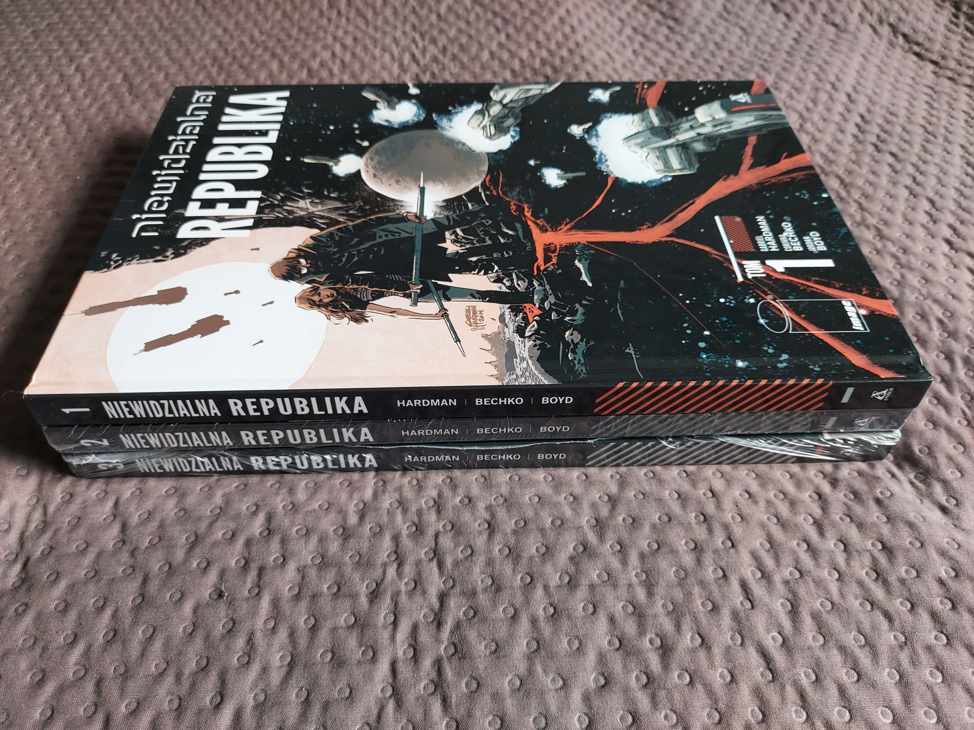 Komiks Niewidzialna Republika tom 1 - 3.