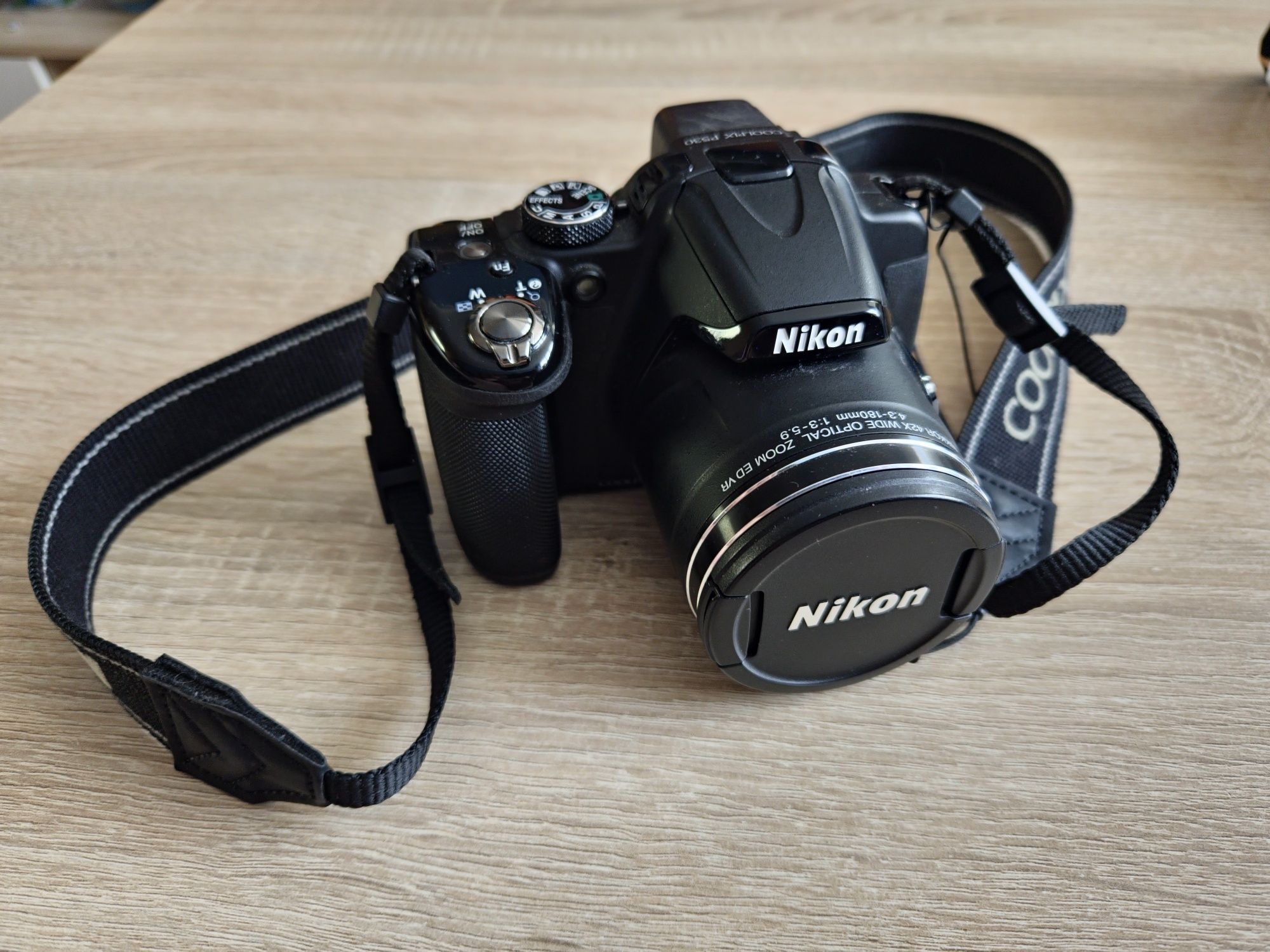 Aparat Nikon P530