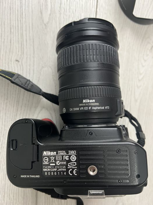 Nikon D80 + Nikkor 18-200mm f/3.5-5.6 + wiele więcej