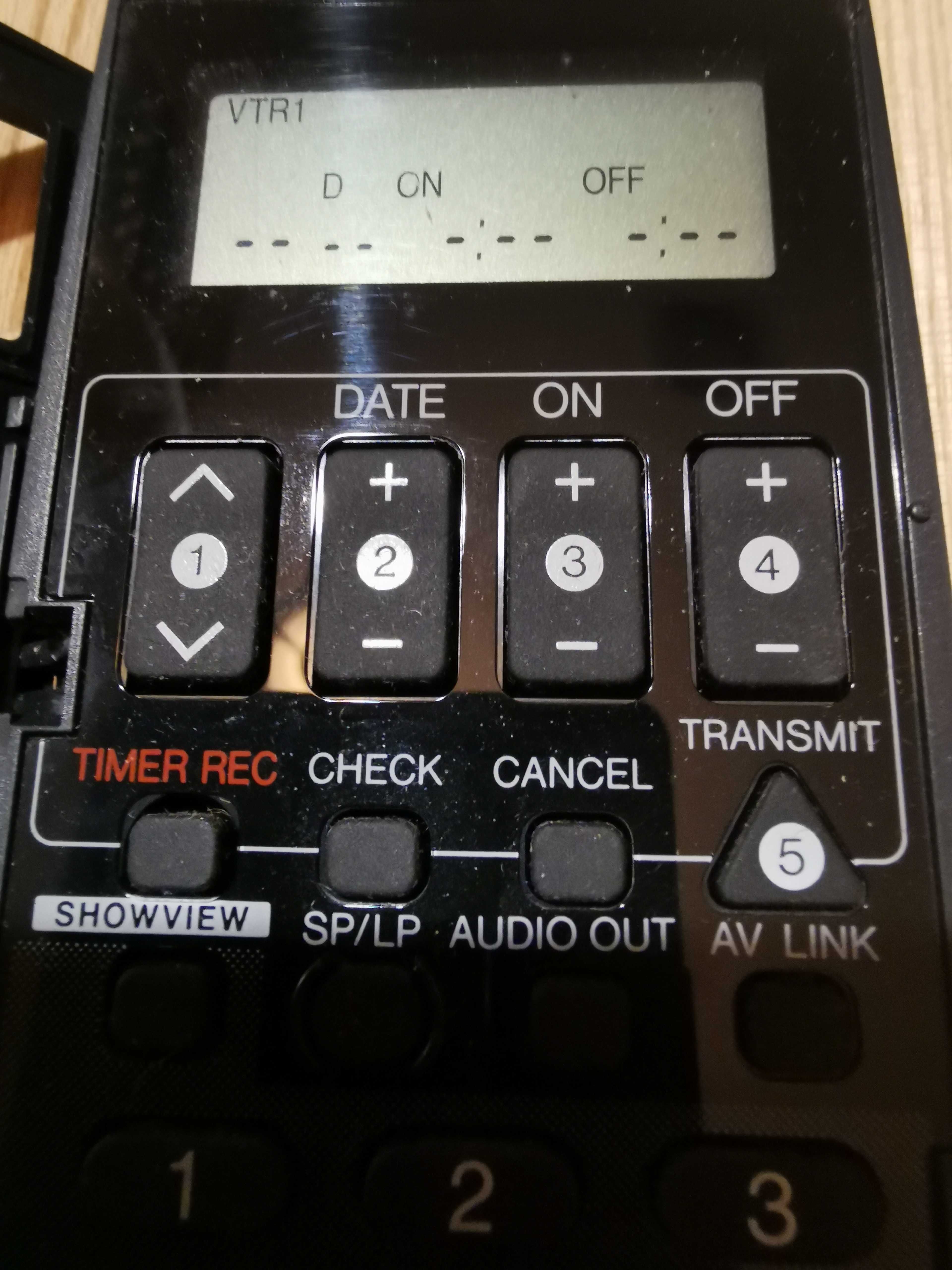 PANASONIC VEQ 1677 topowy pilot do najwyższych modeli video, programy