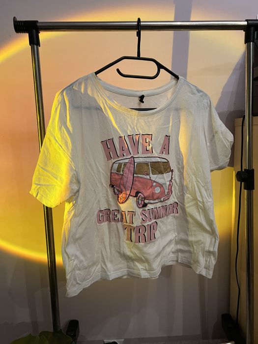 Tshirt damski marki Sinsay