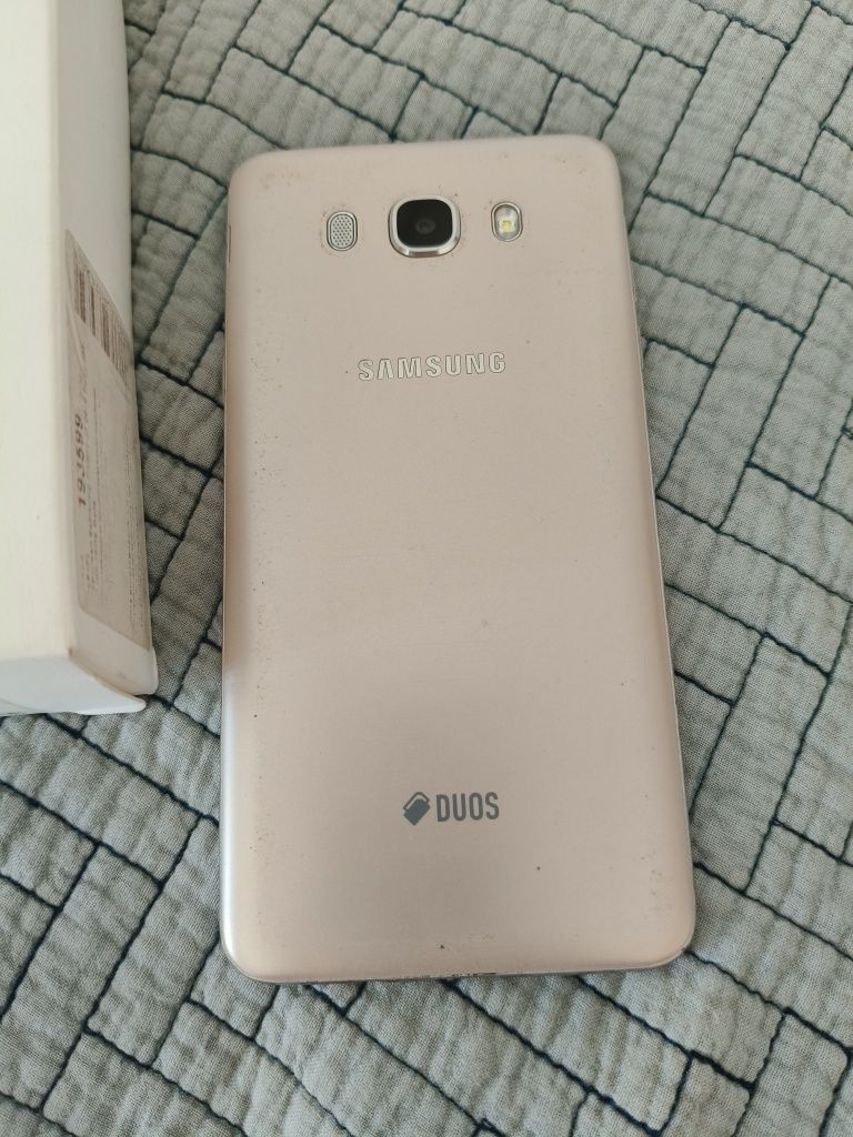Смартфон Samsung galaxy J 7