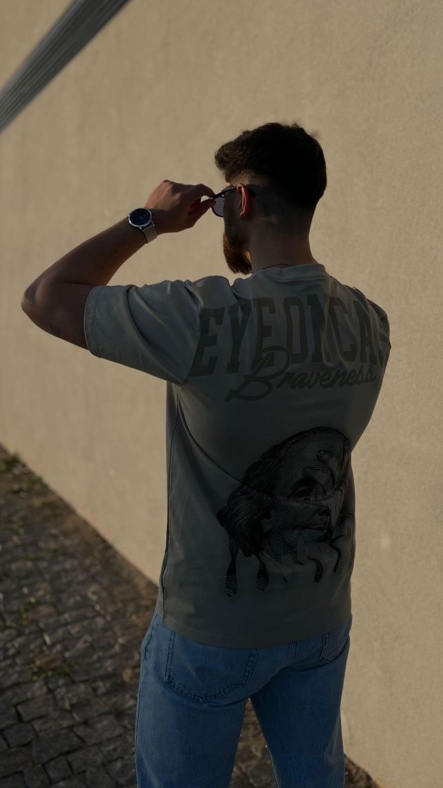 T-shirt Eye On Cash oversize