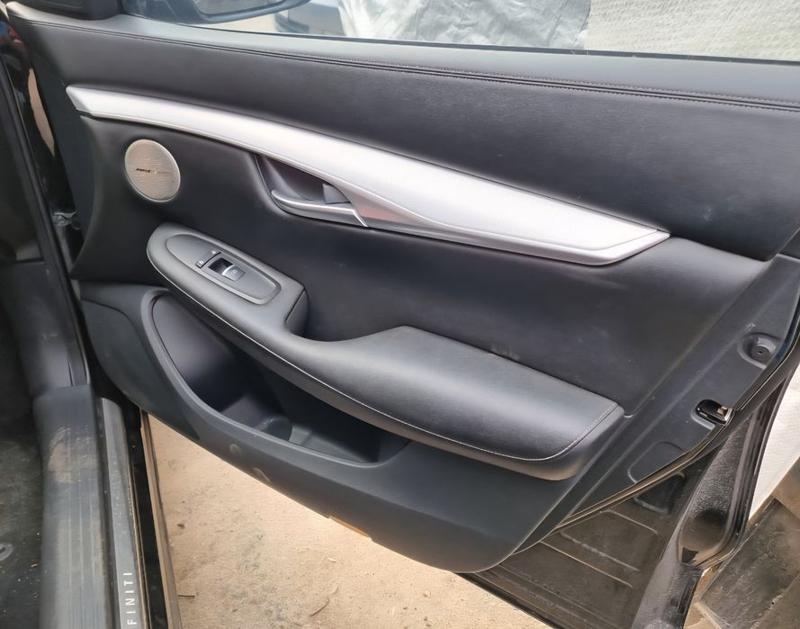 Infiniti qx50 дверна карта обивка