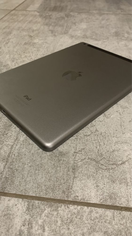 Планшет Apple A1475 iPad Air Wi-Fi 4G 64GB (MD793TU/A) Space Gray
