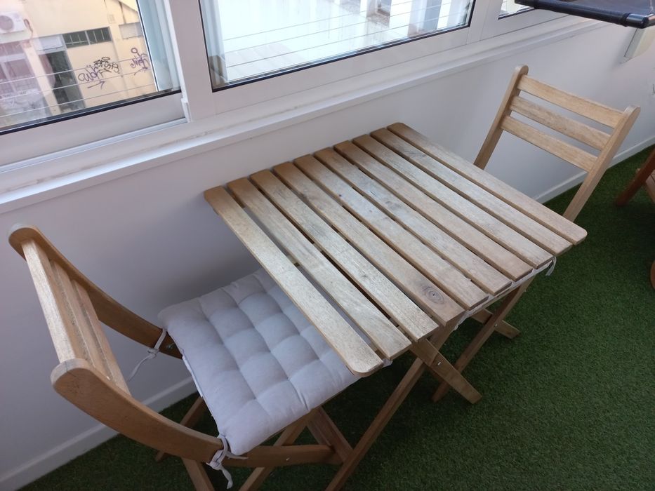 Mesa e 2 cadeiras de exterior