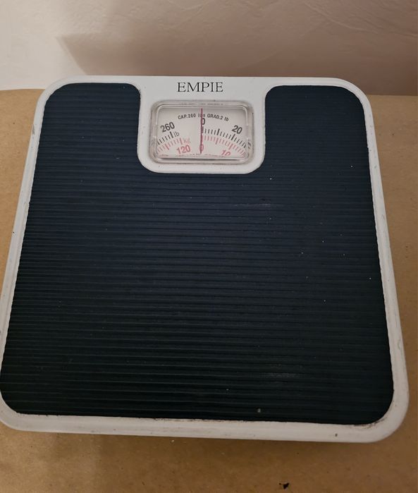 Продам весы напольные механические.