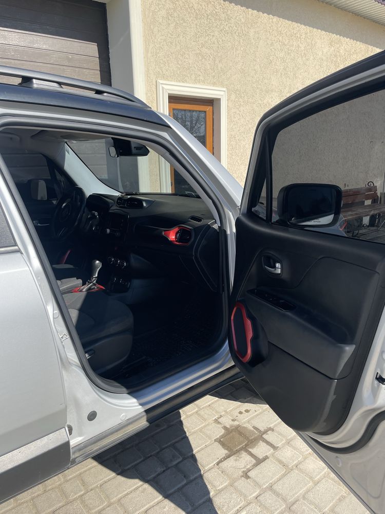 Jeep renegade 2017 року