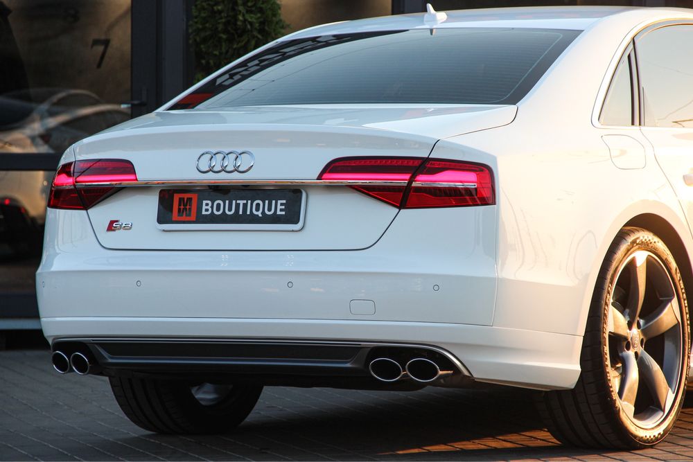 Продам Audi S8 2014