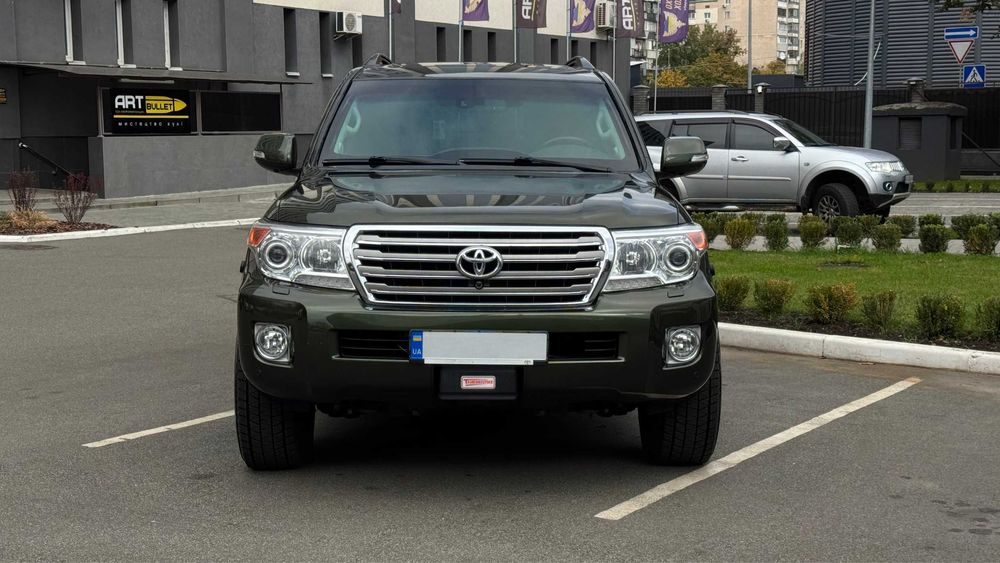 Toyota Land Cruiser 200 Броньована